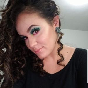 Meet your Posher, Glory